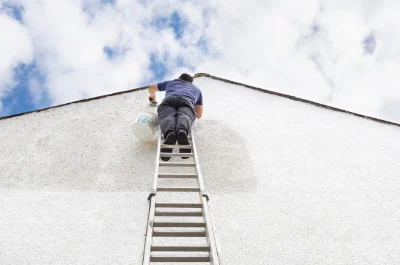 Peinture extérieure à la Calmette — façades et ravalement